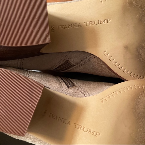 Ivanka Trump Thelma Tan Suede Ankle Boots Size 10 - Picture 9 of 16